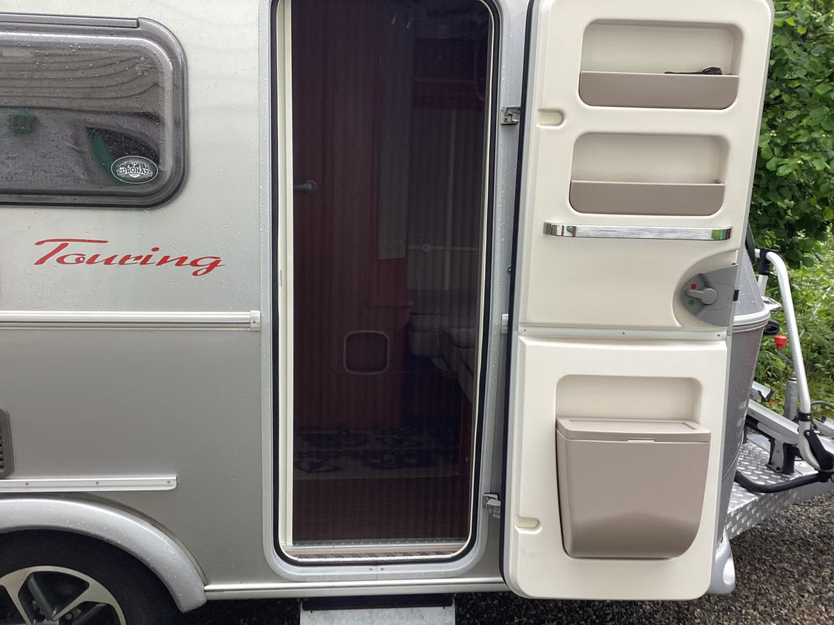 Hymer Eriba Triton 430, 1.300 kg