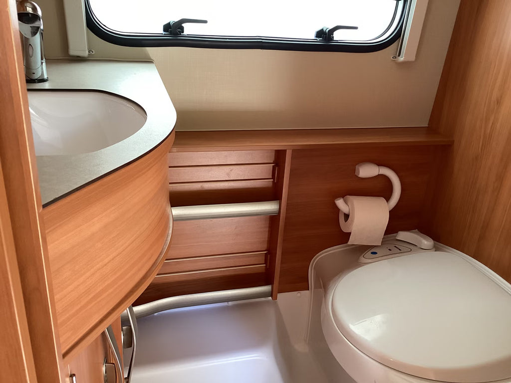 Hymer Eriba Triton 430, 1.300 kg