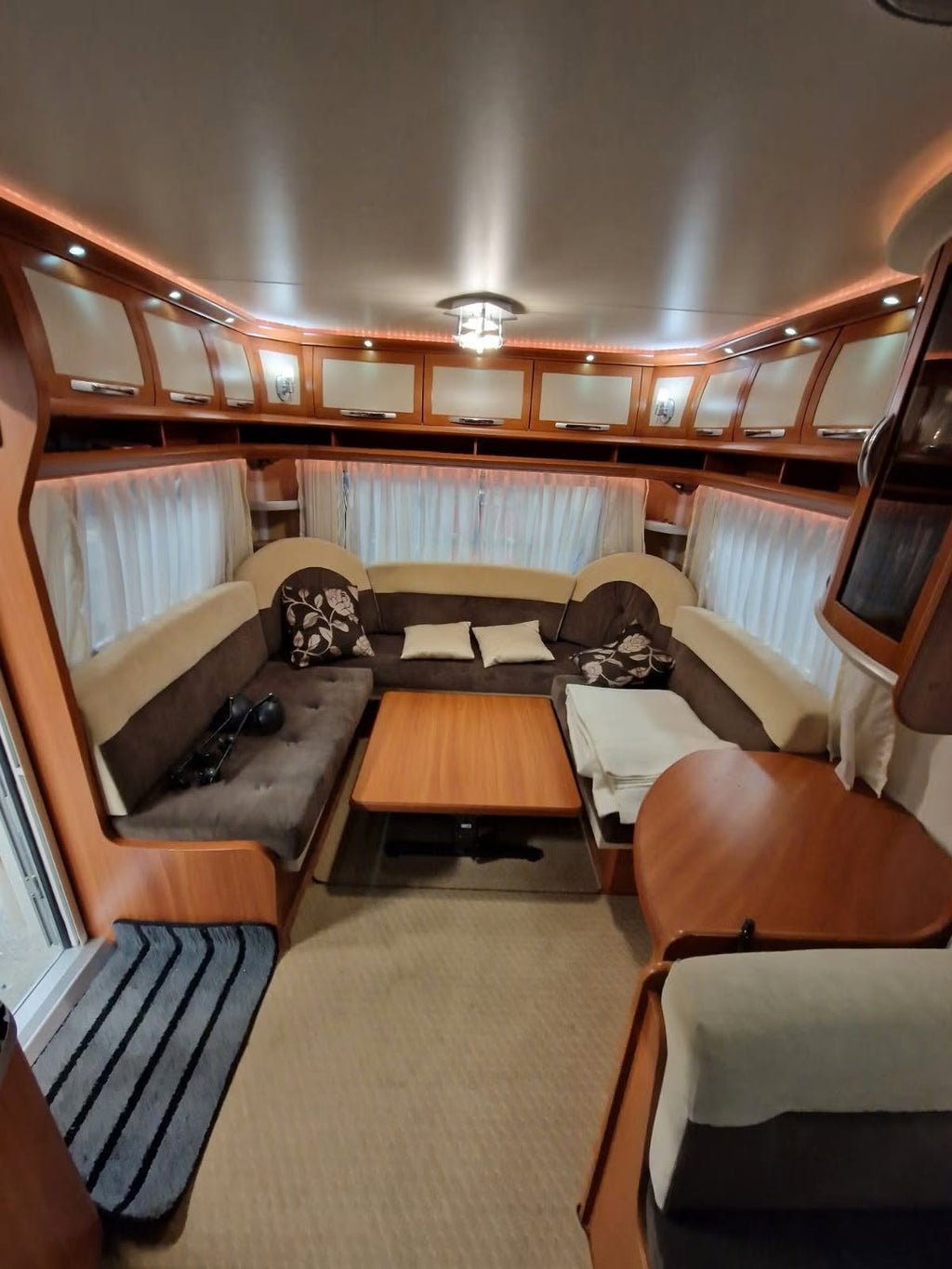 Caravana Hobby Prestige 650