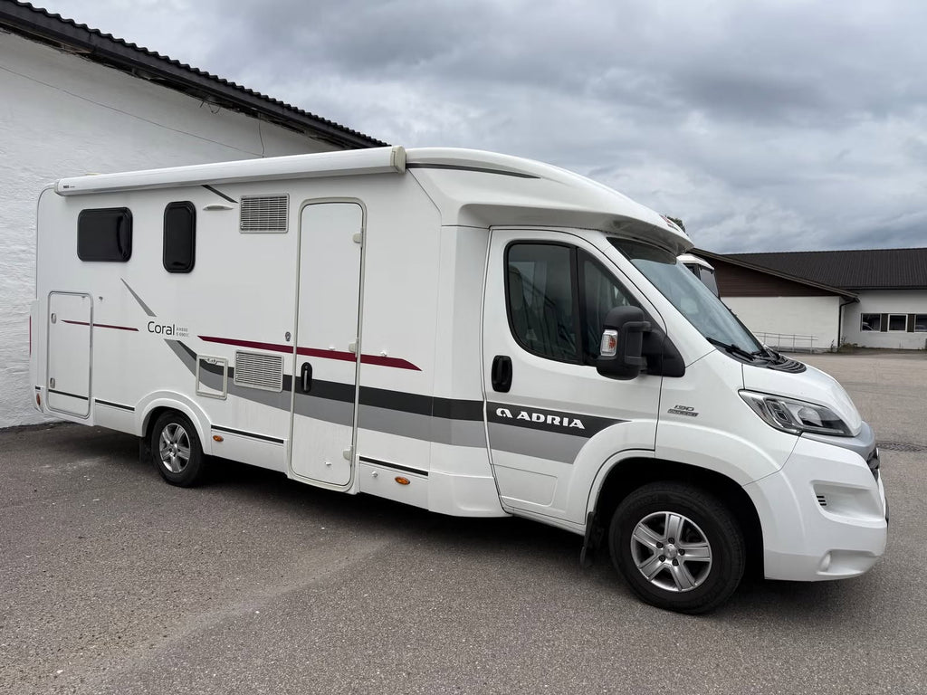 Adria Coral S 690 SC, CAMA CENTRAL