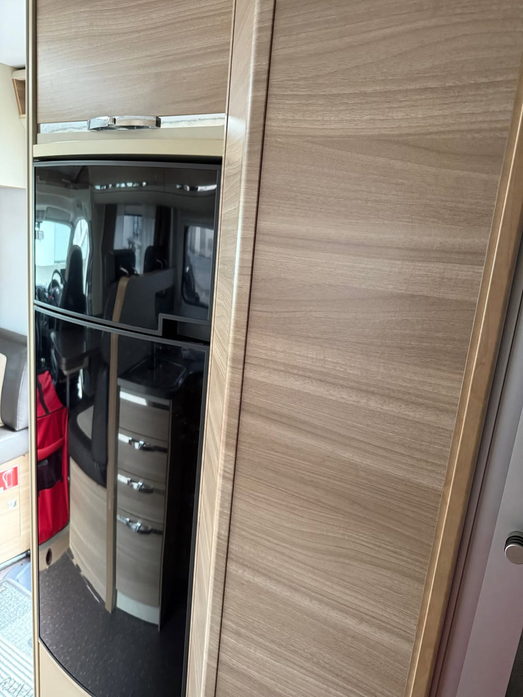 Adria Coral S 690 SC, CAMA CENTRAL