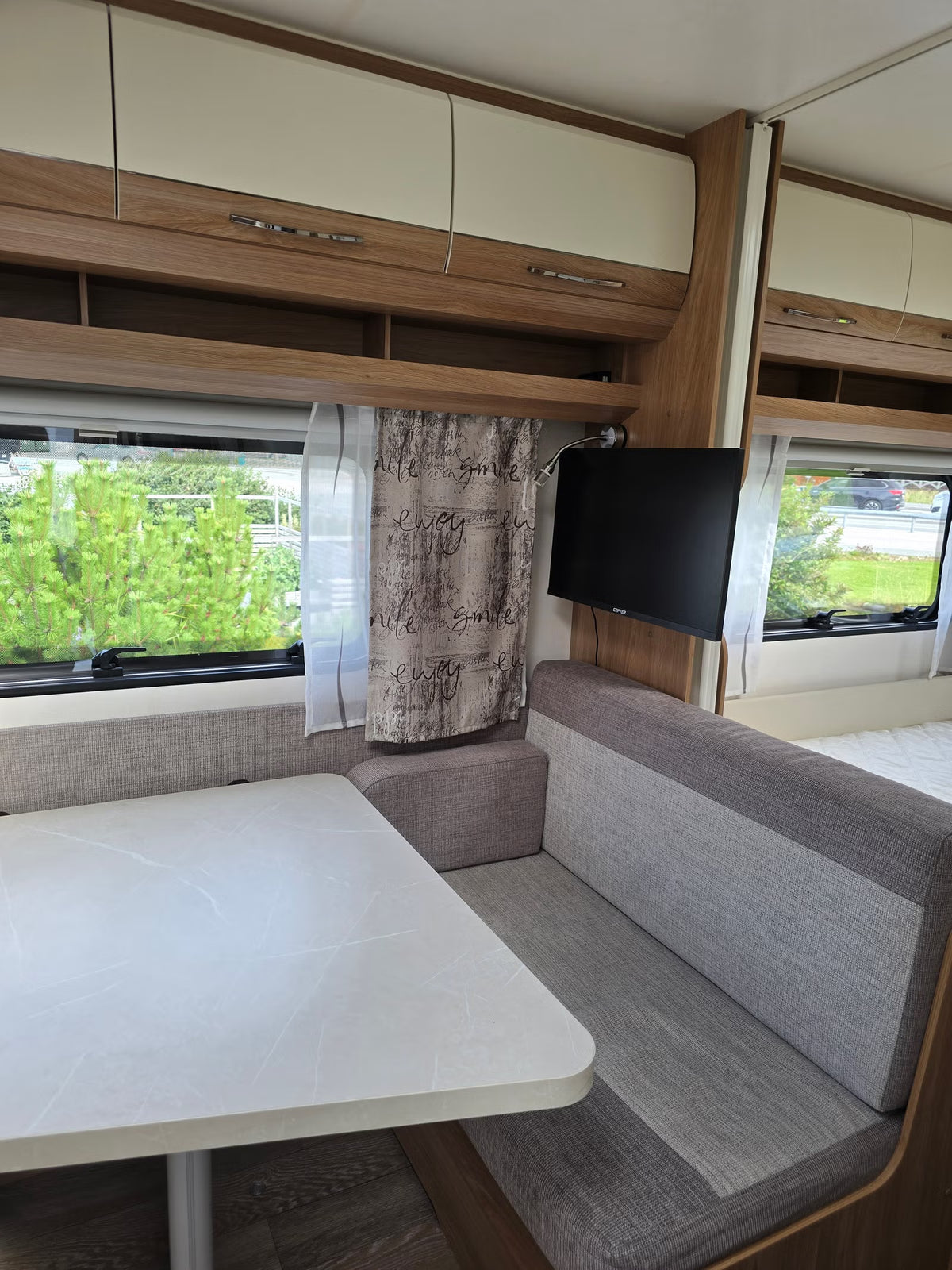 Caravana Hobby 400 SFe Deluxe com 4 Quartos. 2021