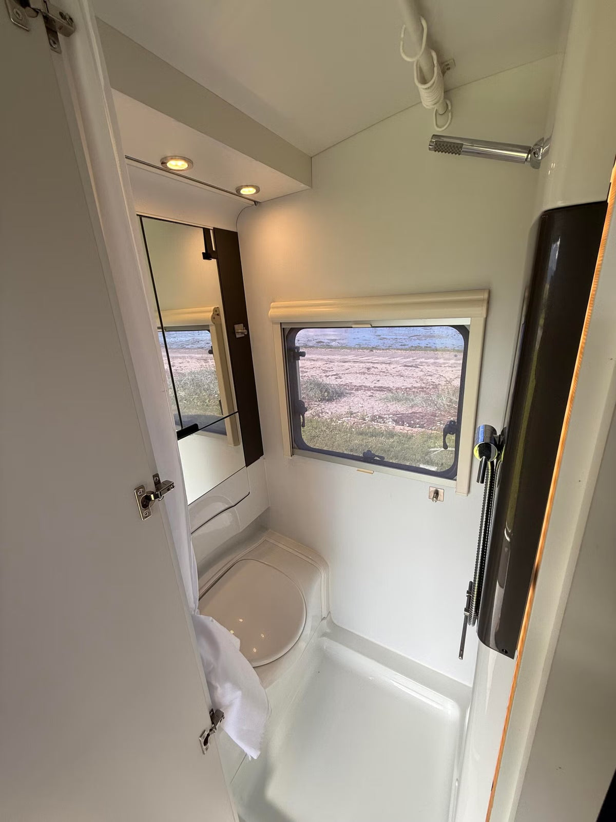 Caravana Adria Action 391 LH Ano  2020