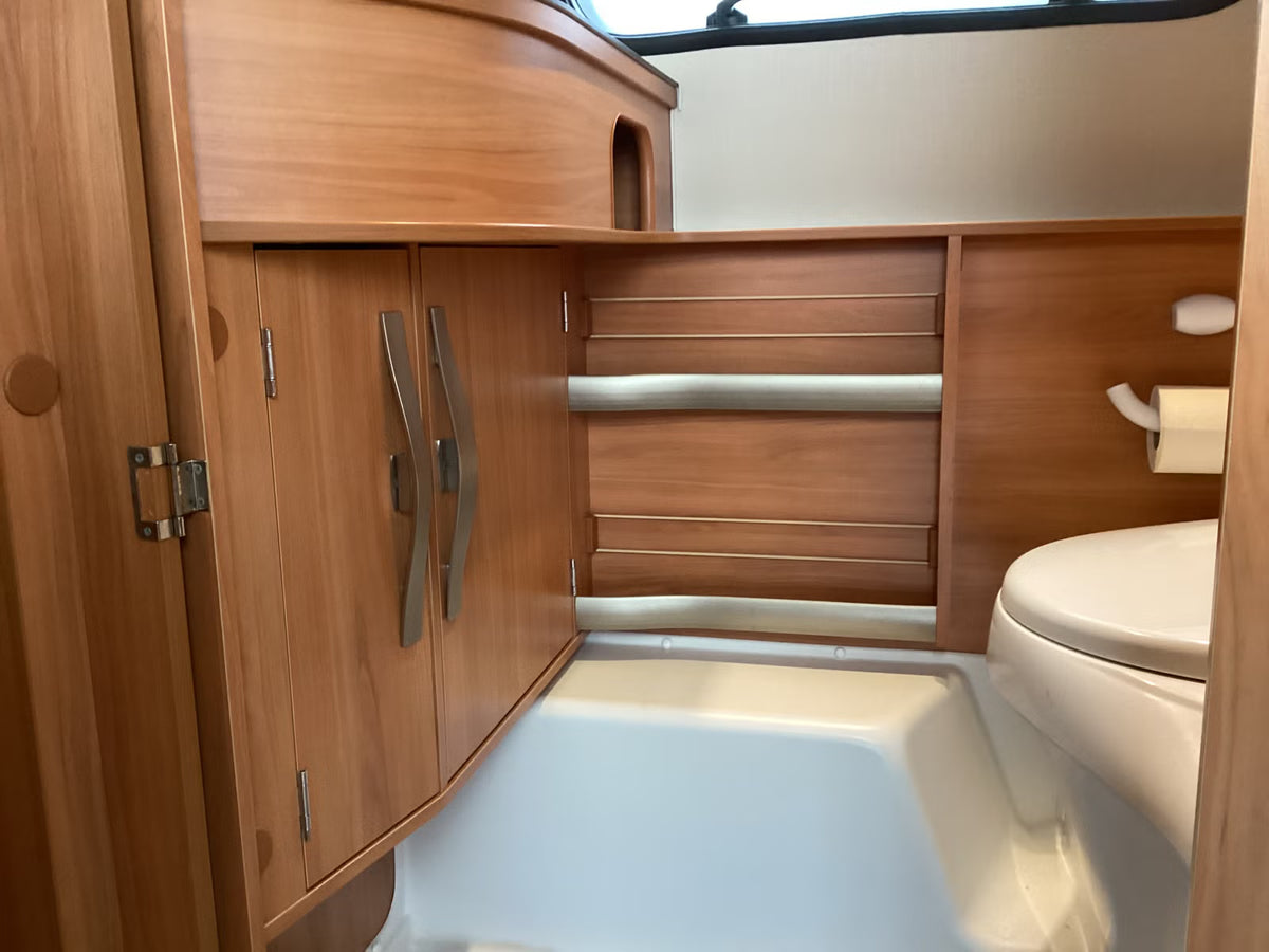 Hymer Eriba Triton 430, 1.300 kg