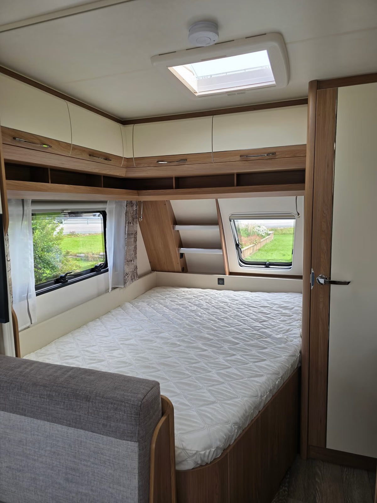 Caravana Hobby 400 SFe Deluxe com 4 Quartos. 2021